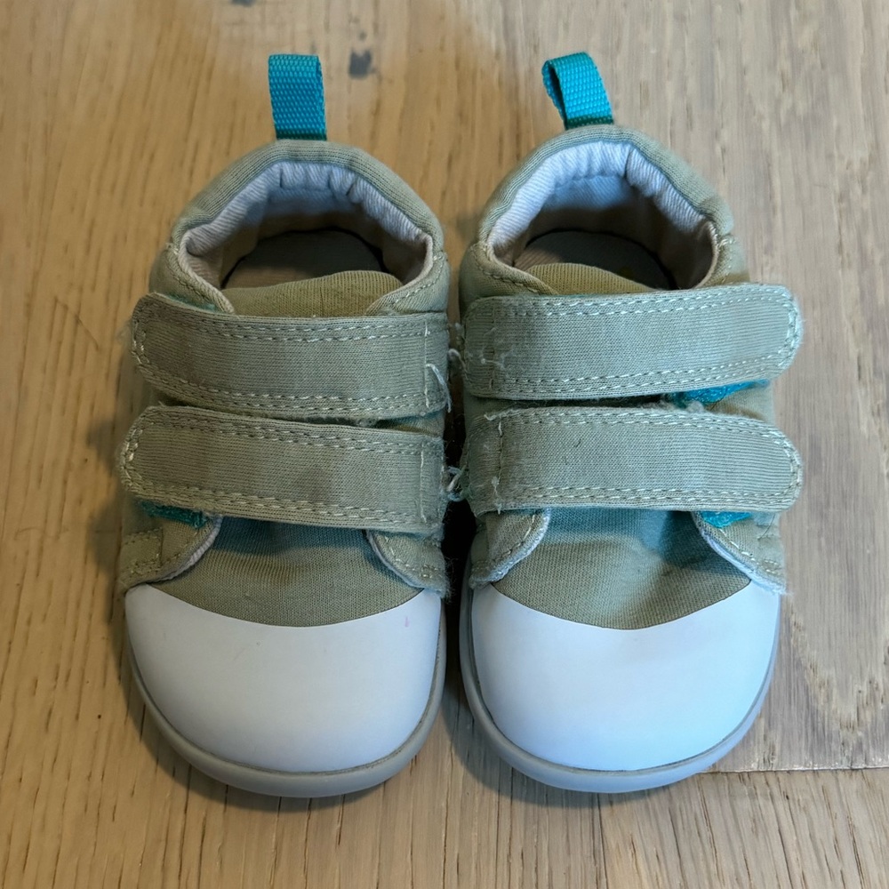 Ten Little First Walkers Sneaker Sage Green size 5.5